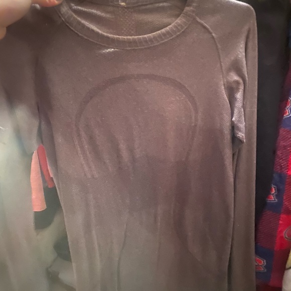 lululemon swiftly tech (older style) size 4 - Picture 2 of 3